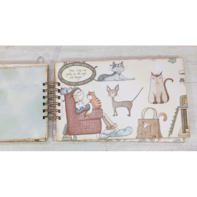 ÁLBUM SCRAP - "PELITOS EN EL SOFÁ"